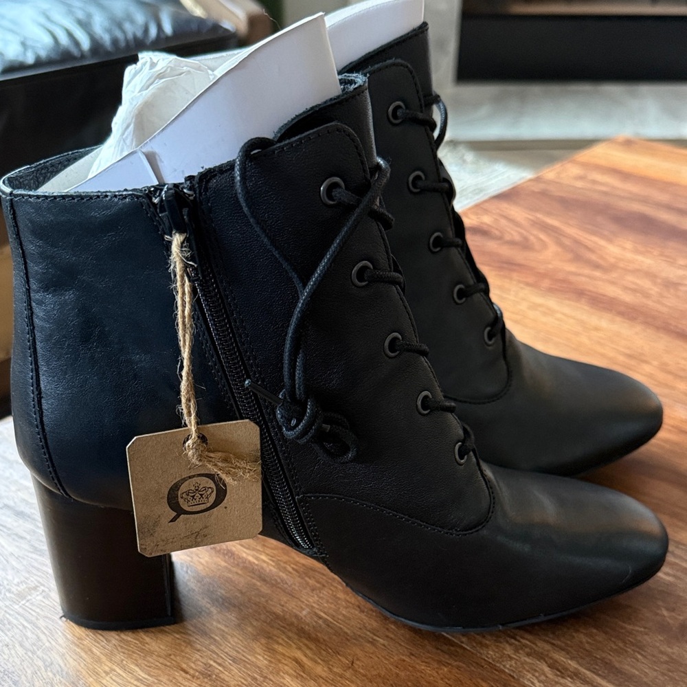 Born Black Leather Lace-Up Ankle Booties NWT – Size 11 Ankle Boots